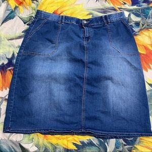 🍊 NWOT Denim Full Body Knee Length Skirt